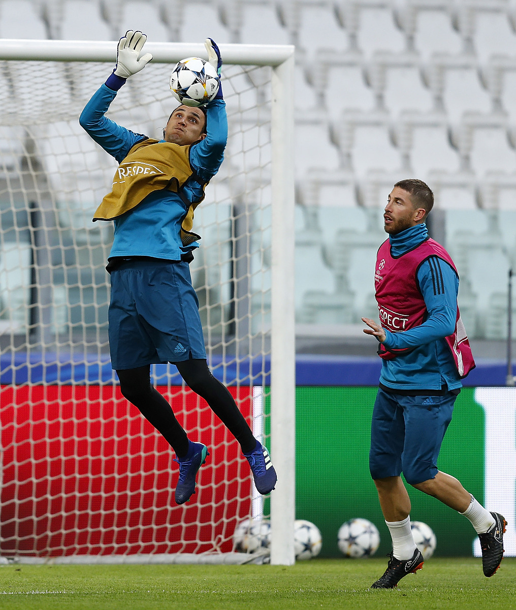 梅西豪取帽子戏法，巴萨主场大胜巴列卡诺(巴萨球迷得知梅西离队)